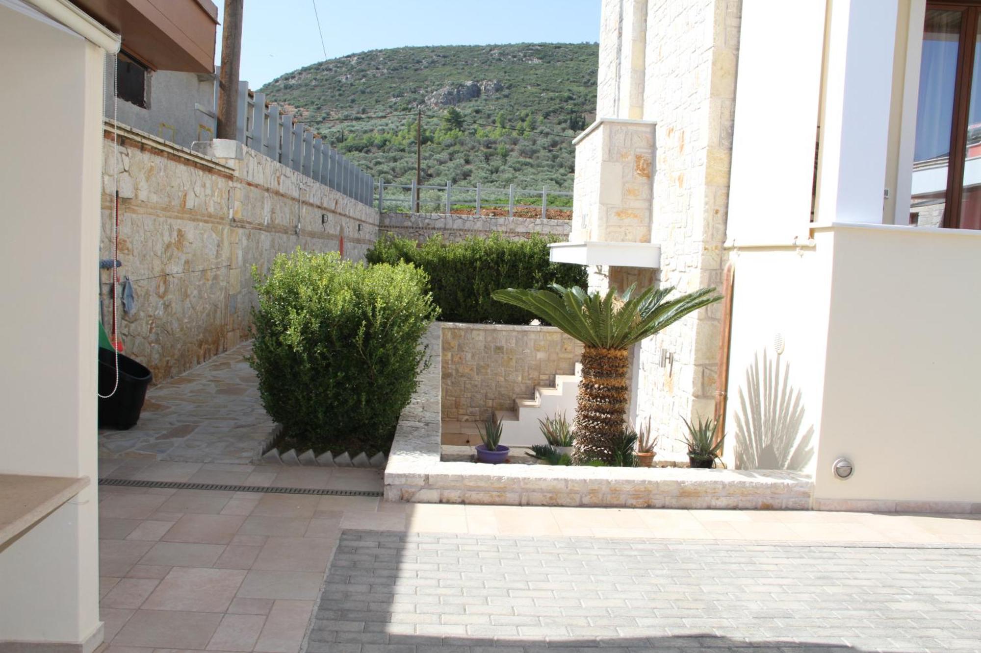 Αριων Village & Suites Nafplion Exteriör bild